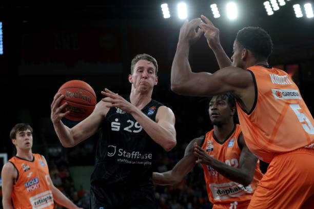 也让英超新 也让英超新